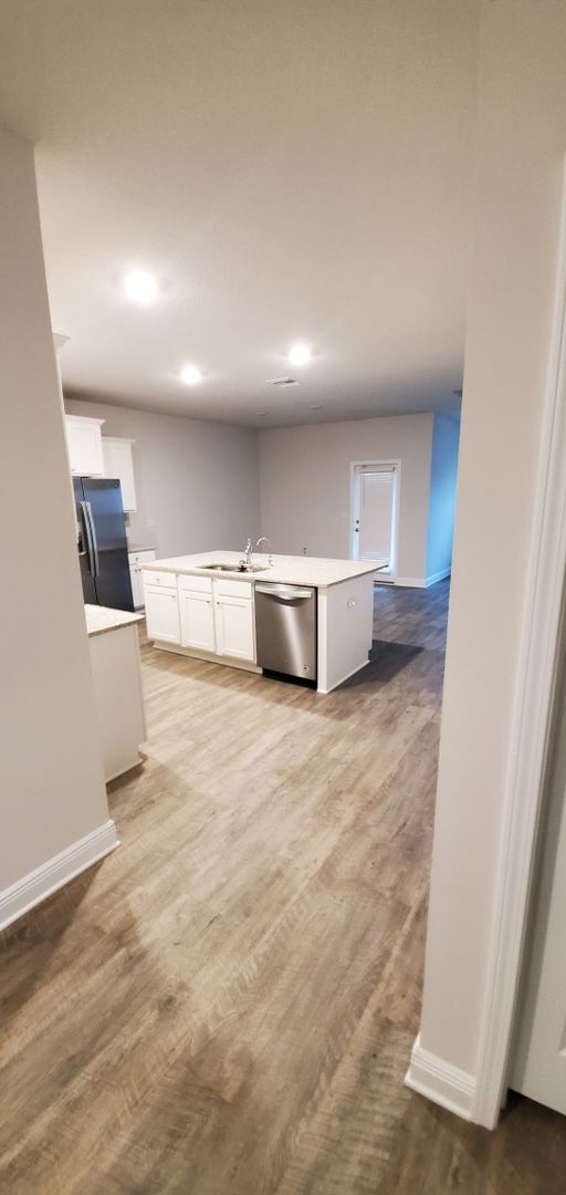 Building Photo - Modern 4Bed/2Ba Home w/Conveniently Accessible Location in PCB! *Garbage Service & Lawncare Inclu...