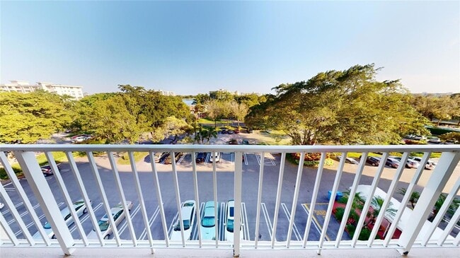 Building Photo - 3080 N Course Dr