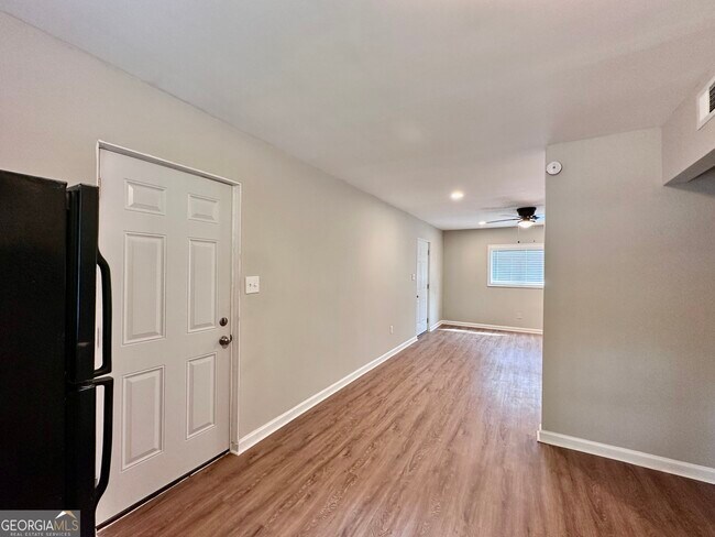 Foto del edificio - 531 Gresham Park Dr