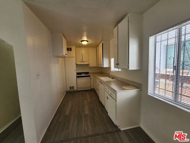 Foto del edificio - 534 W 47th St