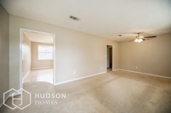 Building Photo - 730 Carondelay Dr