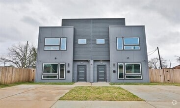 Building Photo - 9315 Ashville Dr