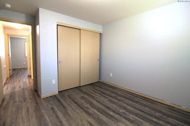 Foto del edificio - 3 bed, 2 bath Rambler w/ an Office in West...