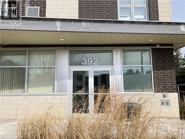 Building Photo - 392 Albert St