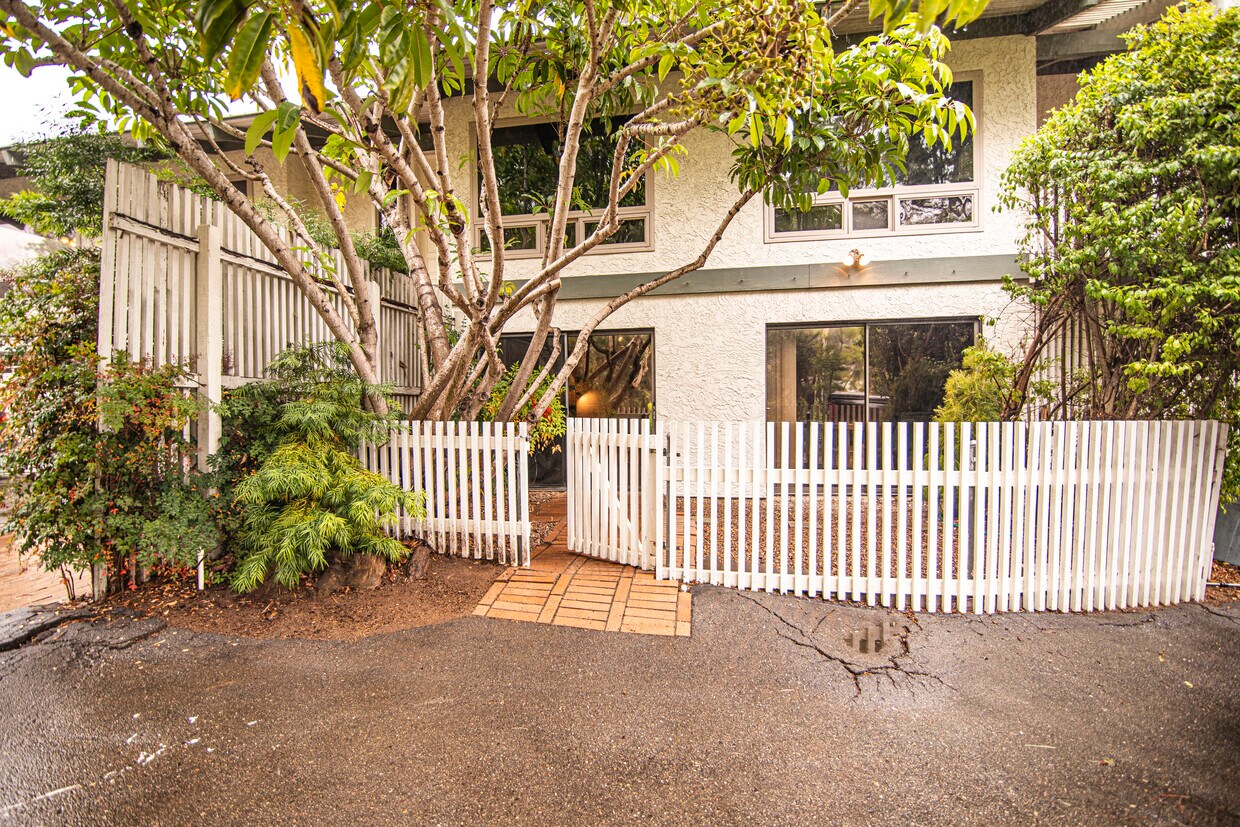 Foto principal - 4148 Conrad Dr