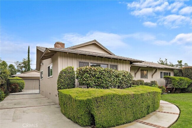 Building Photo - 509 California Dr