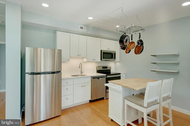 Foto del edificio - 1 Ingraham St NW