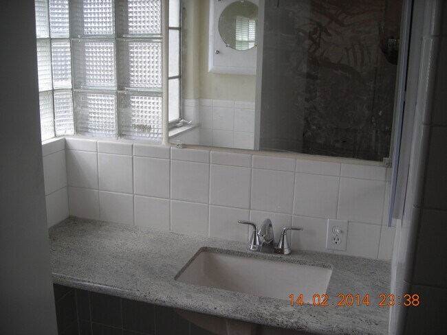 Foto del edificio - 2624 Lake Ave