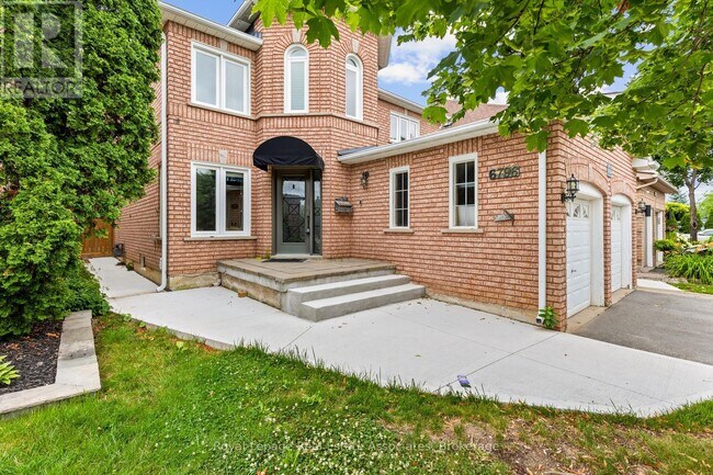 Building Photo - 6796 Dillingwood Dr