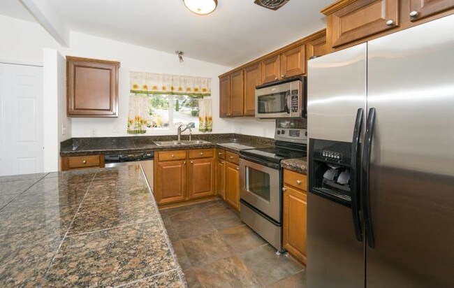 Building Photo - 1 bedroom in Bellevue WA 98008