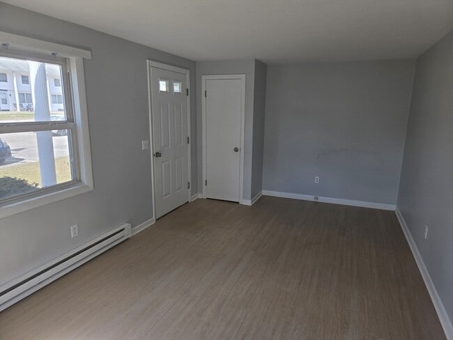 Foto del edificio - 0 Town House Ct