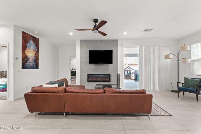 Foto del edificio - 2826 N 28th Pl