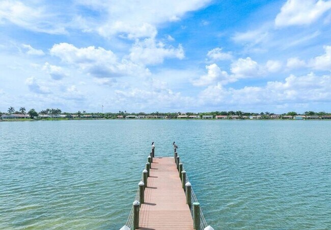 Foto del edificio - ** SPACIOUS UNFURNISHED 3BR/2BATH CONDO WI...