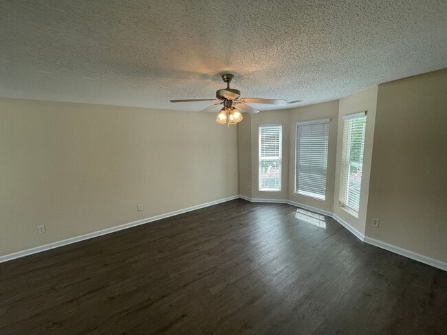 Building Photo - BRIDGEWATER HOME! PRE-LEASING FOR AUGUST 2...