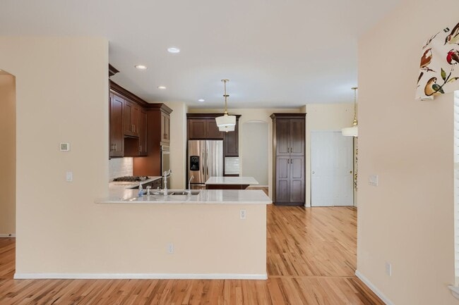 Building Photo - Amazing 5-bedroom home in Cherry Creek School District! Basement Apartment with kitchen! Move in ...