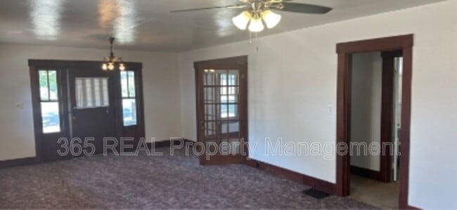 Building Photo - 2118 8th Ave