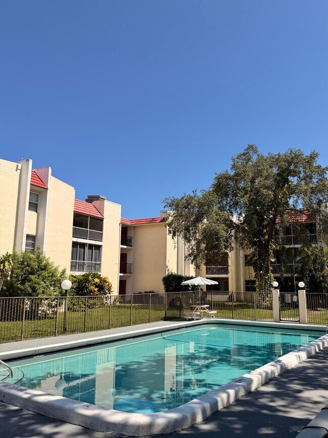Foto del edificio - 618 NW 13th St