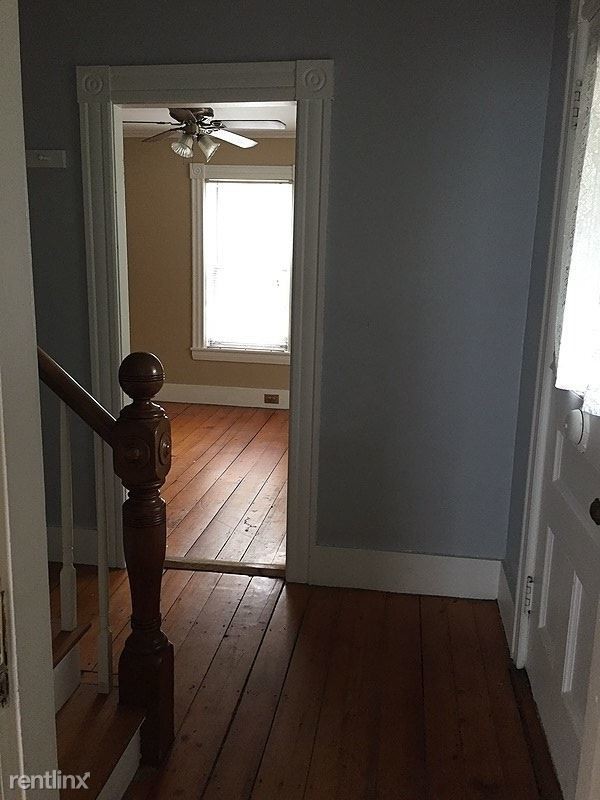 Building Photo - 1 br, 1 bath Apartment - 24 Russell Street 1