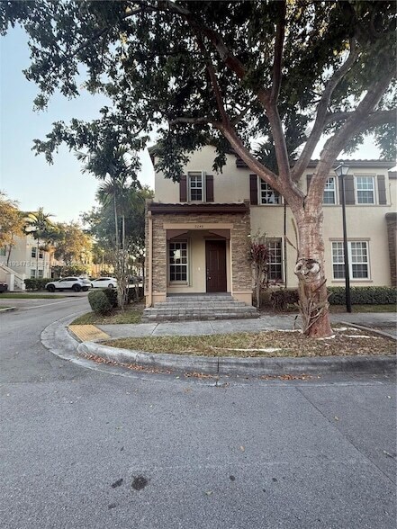 Building Photo - 9248 SW 170th Pl