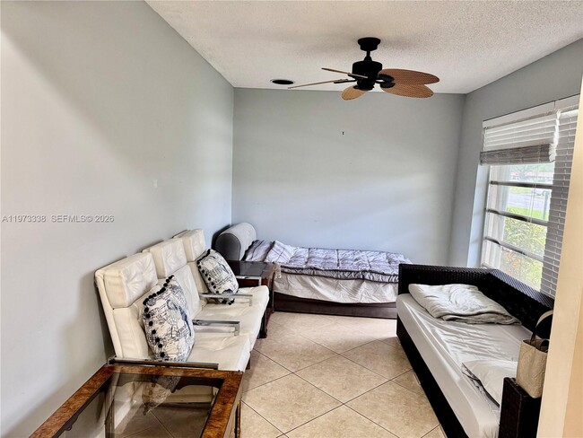 Foto del edificio - 8838 Bella Vista Dr