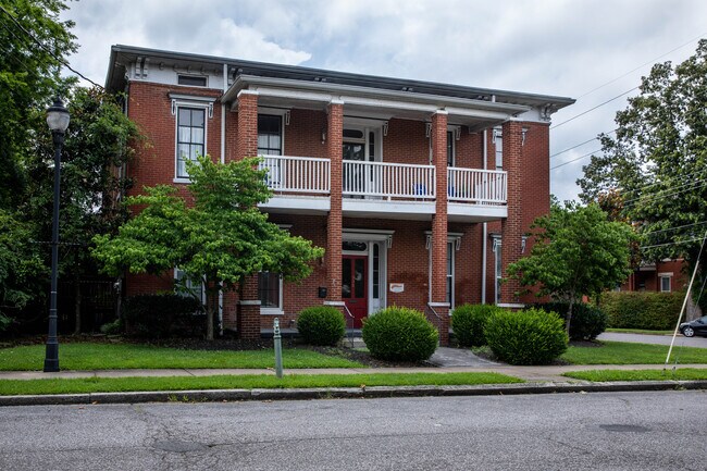 Building Photo - 335 N 6th St