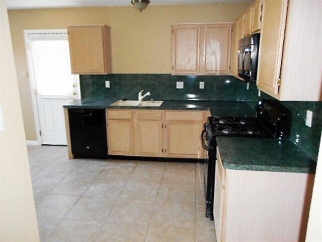 Foto del edificio - 1318 Creekview Drive