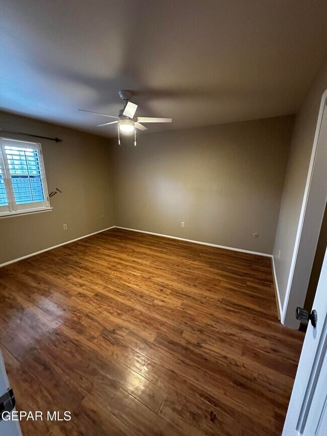 Foto del edificio - 4800 N Stanton St