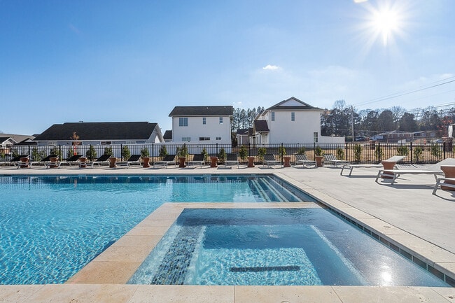 Building Photo - Sanctuary at Indian Creek