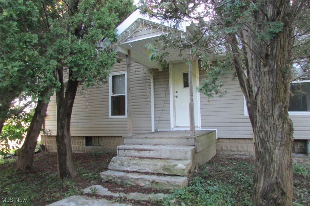 Foto principal - 15401 Madison Rd