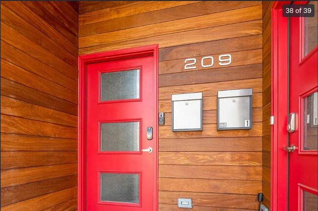 Foto del edificio - 209 Hutton St