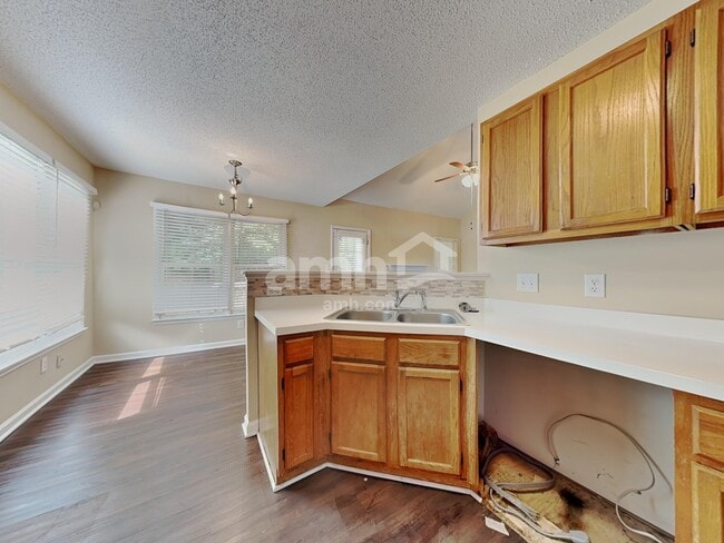 Building Photo - 4805 Adams Ridge Dr