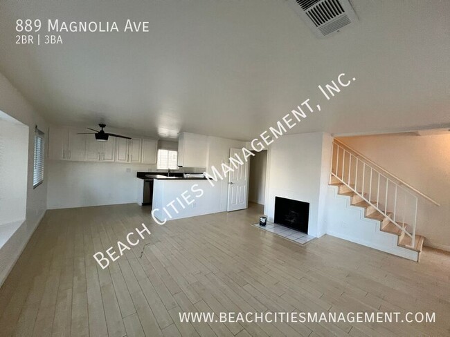 Building Photo - Charming 2 Bedroom 2 Bath townhome with 2 ...