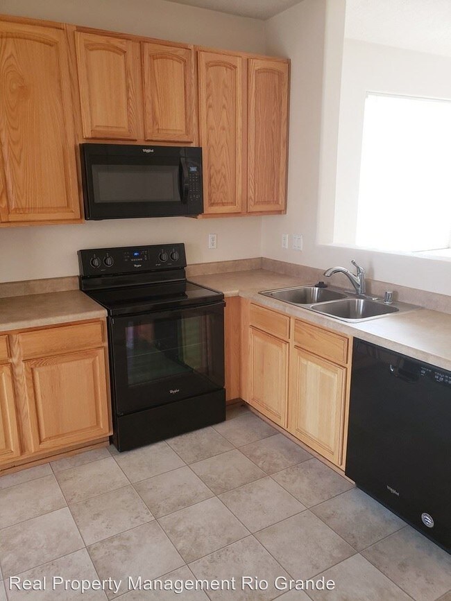 Building Photo - 3 br, 2 bath House - 2544 Violeta Circle