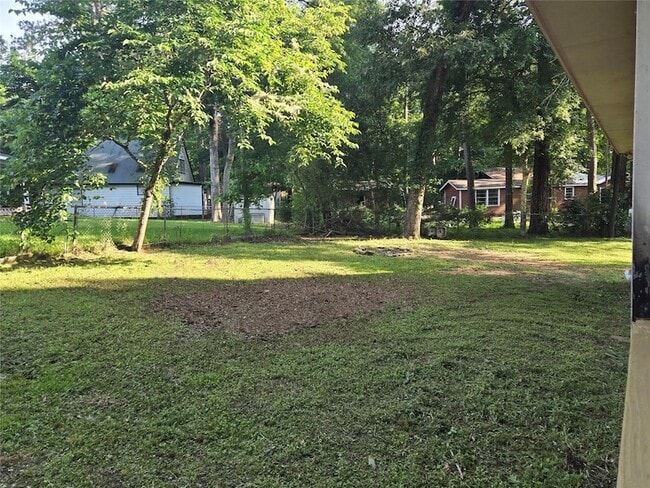Building Photo - 6005 Beech Dr