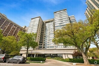 Building Photo - 3430 N Lake Shore Dr