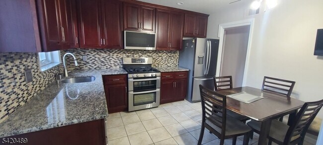 Foto del edificio - 5 Tower Rd