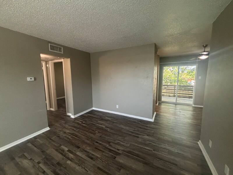 Foto principal - 531 Bedford Rd