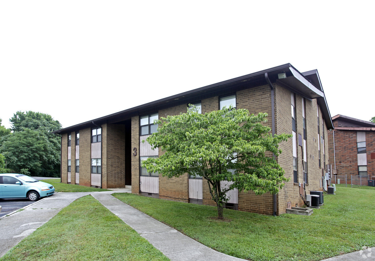 Foto principal - Pine Ridge Apartments