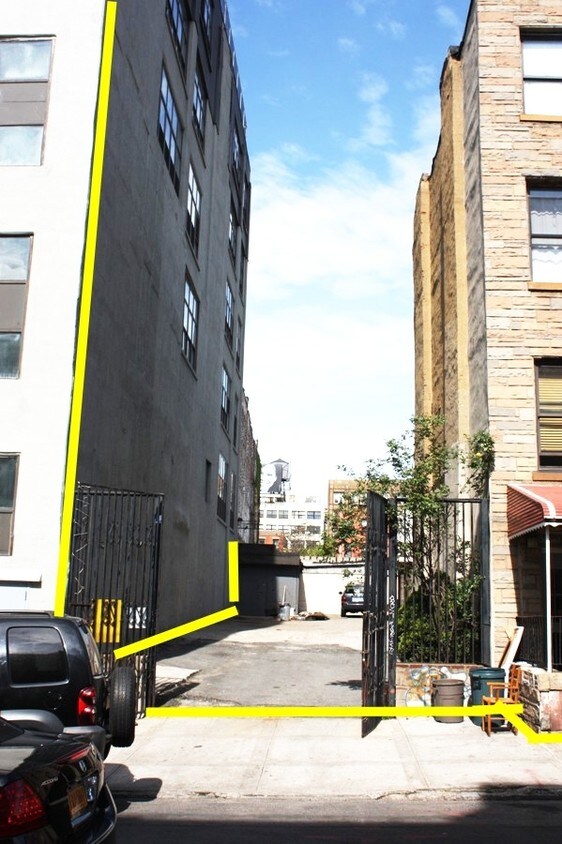 Building Photo - 804 Driggs Ave