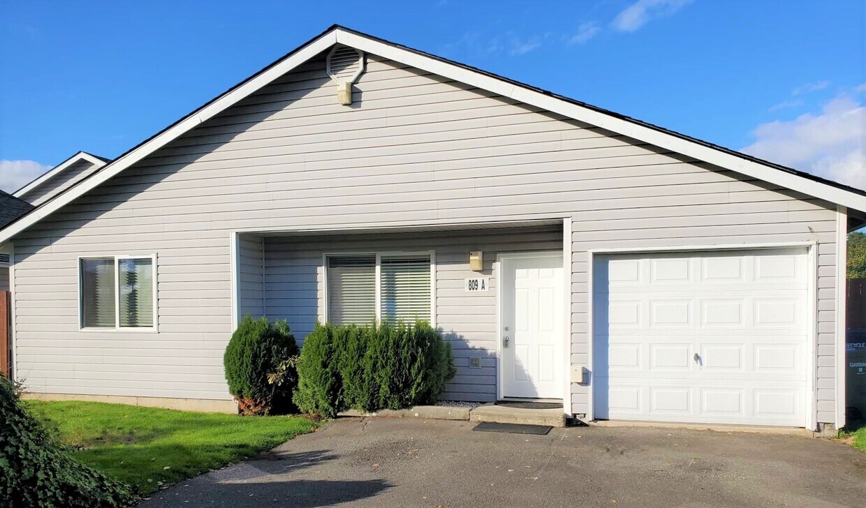 Exterior - 809 24th St NE