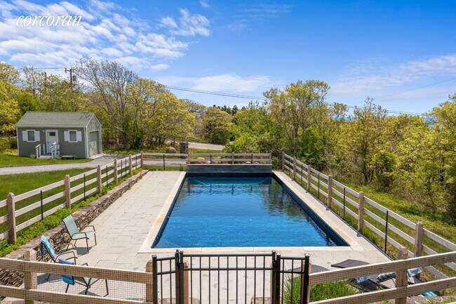 Building Photo - 241 Old Montauk Hwy