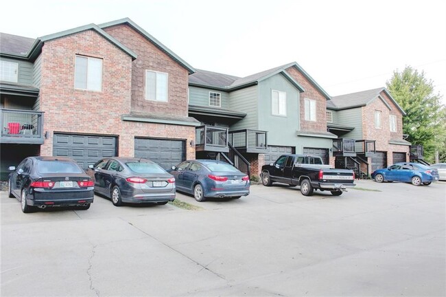 Building Photo - 775 W Sandy Beach Ln
