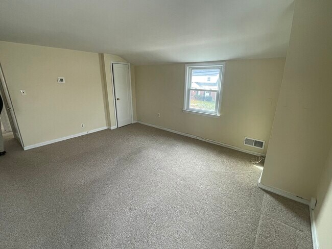 Building Photo - 17-35 11th St