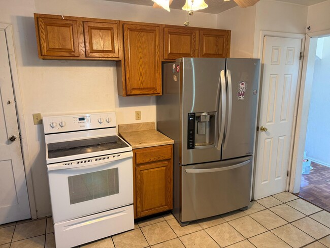 Building Photo - 2119 Bellefontaine Ave