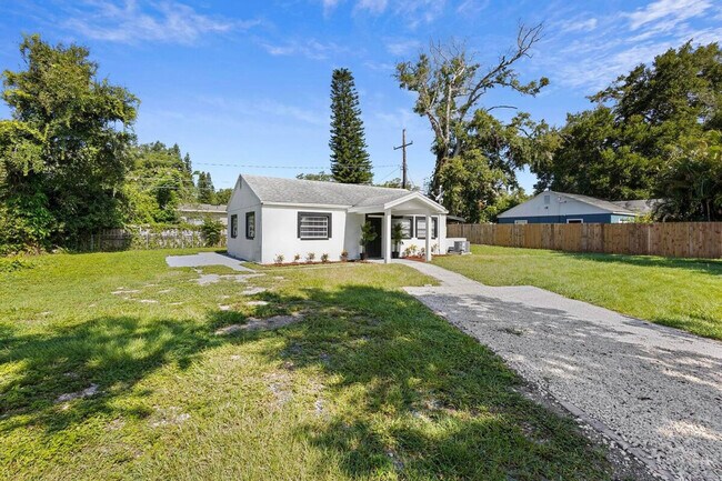 Foto del edificio - 3100 Page Ave