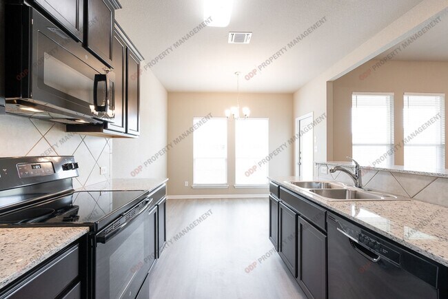 Foto del edificio - 7213 Lee Hall Loop