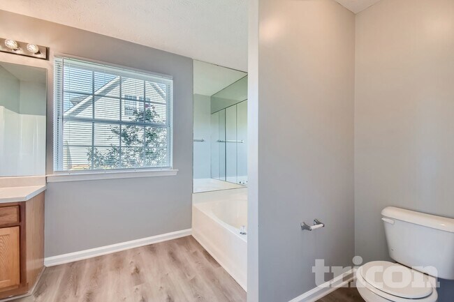 Foto del edificio - 790 White Dove Dr