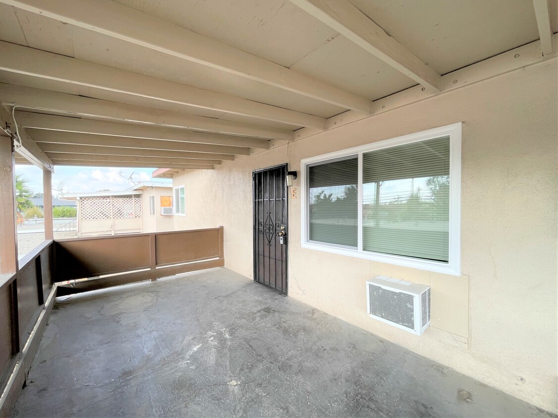 Primary Photo - 5174 San Bernardino St