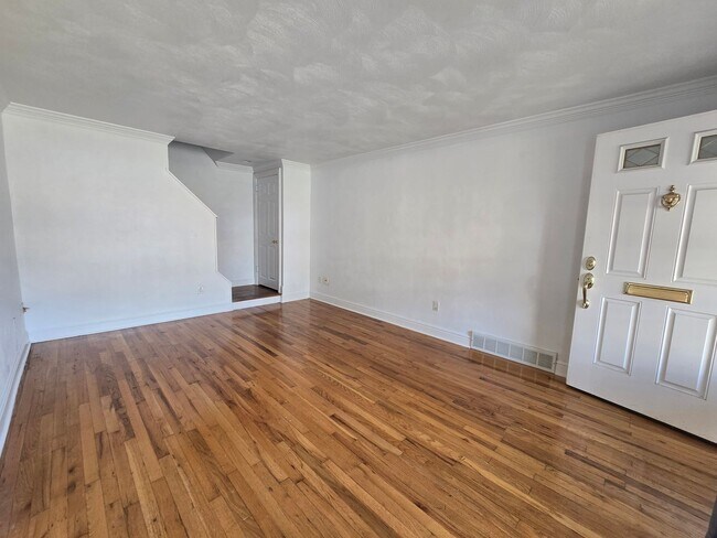 Foto del edificio - Beautifully Kept 2 Bedroom Home in Penn Hi...