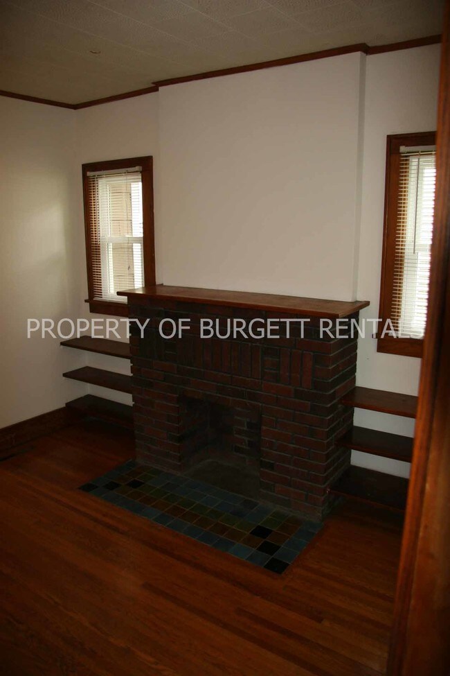 Building Photo - 417 Evergreen St